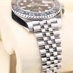 Retro chronograph watch with stainless steel bracelet