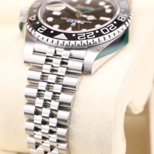 Mid-size vintage dress watch with original movement
