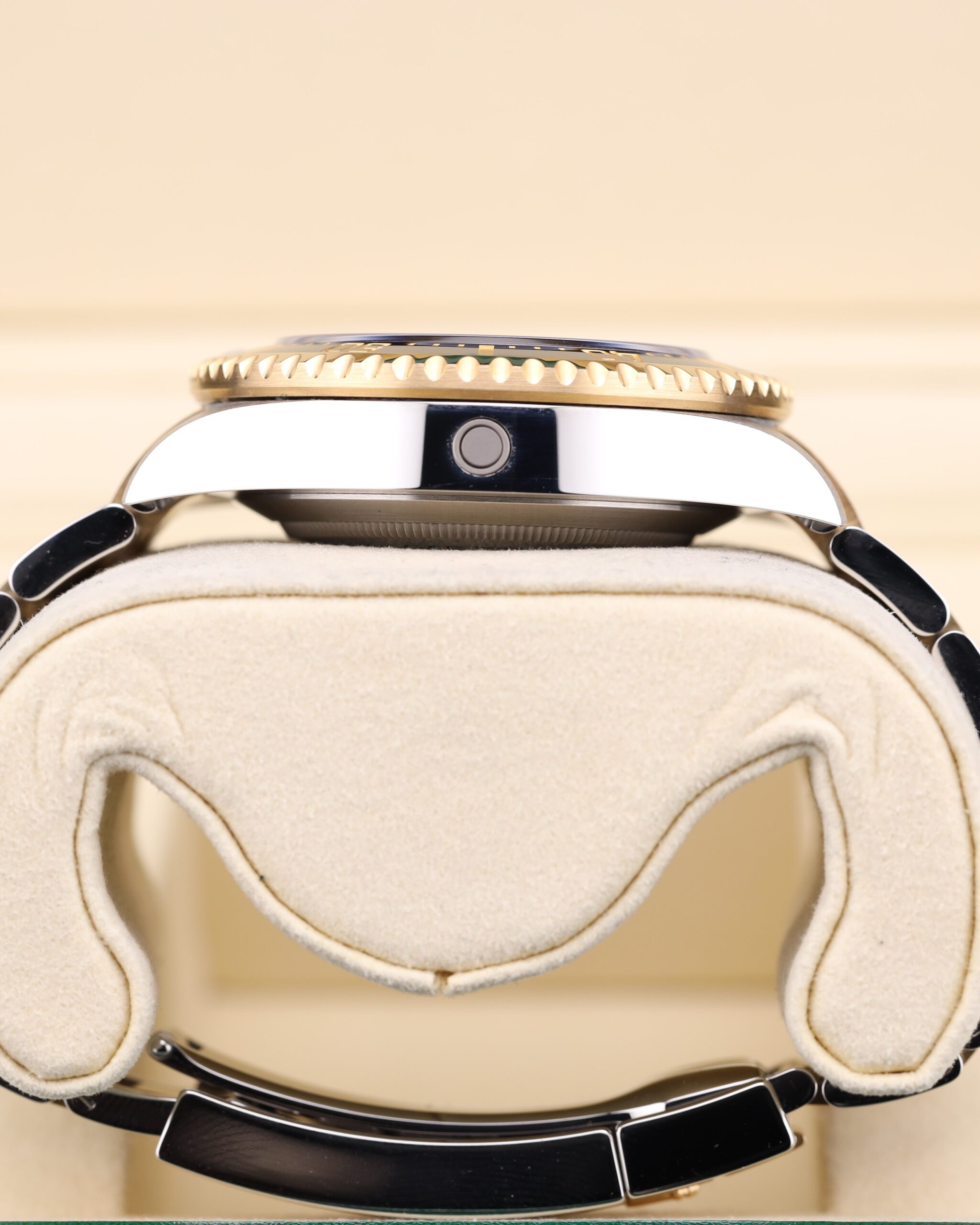 Discontinued sports wristwatch with steel bracelet