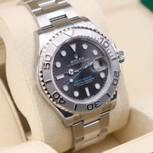 Retro automatic wristwatch with original lume