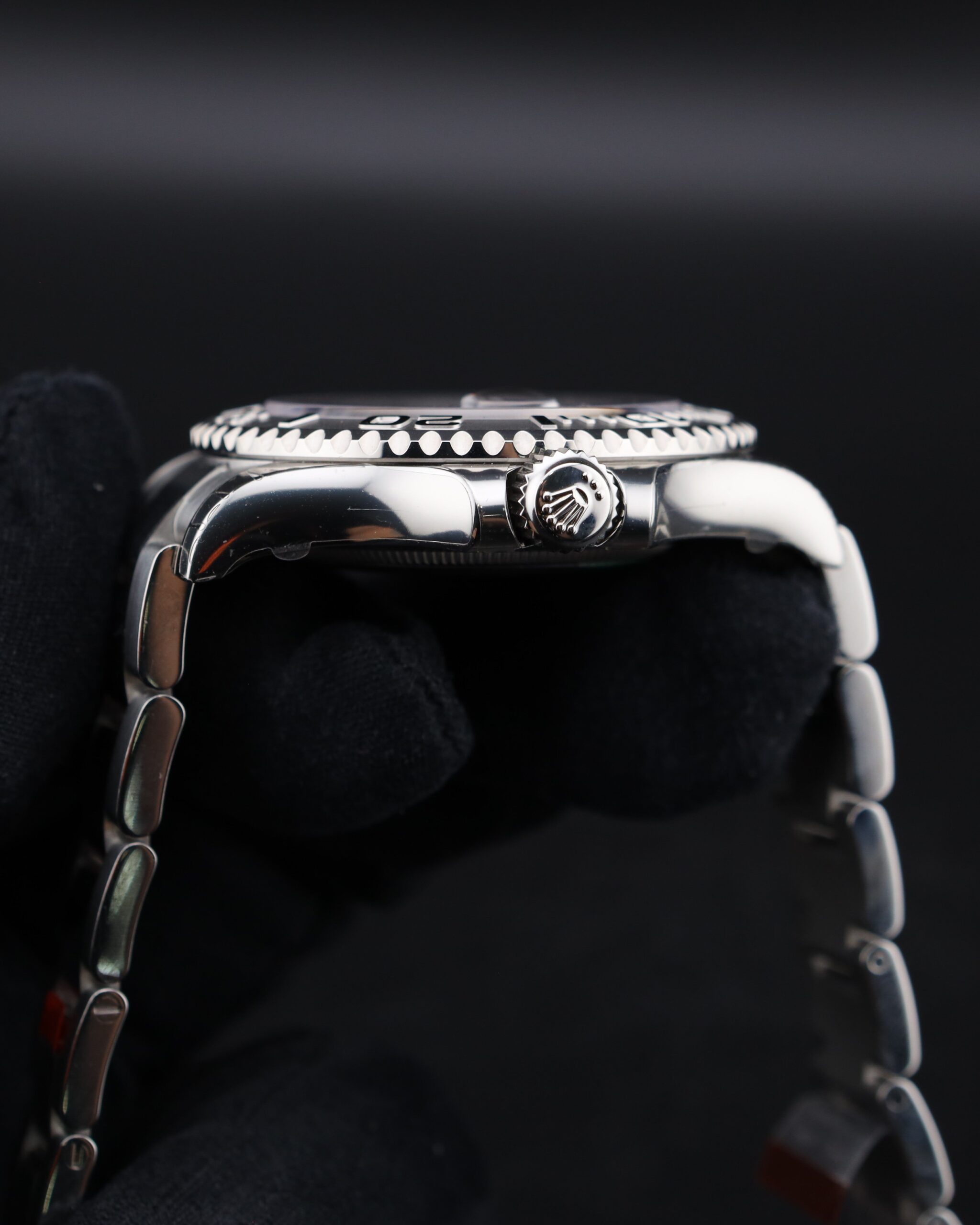 Vintage diver watch with original bezel