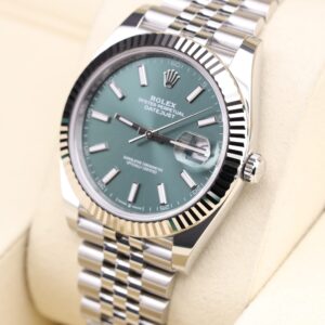 Neo-vintage luxury watch with silver dial
