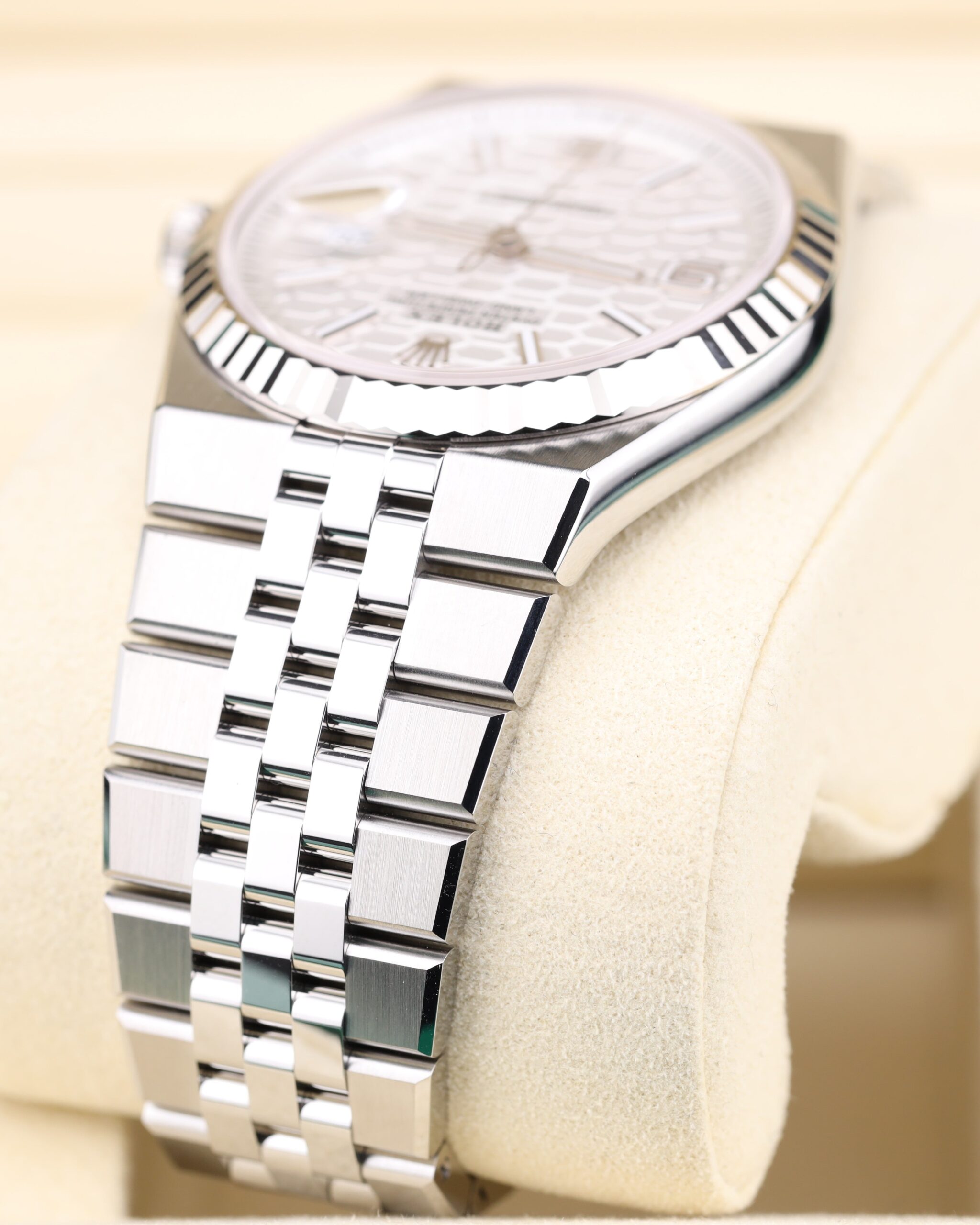 Vintage mechanical wristwatch with classic dial
