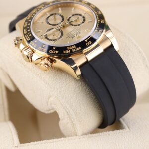 Vintage mechanical wristwatch with classic dial