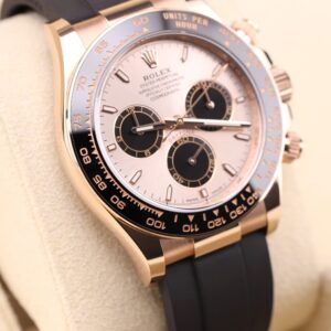 Neo-vintage luxury timepiece with compact design