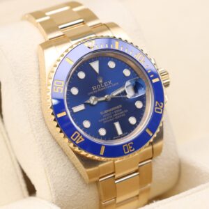 Mid-size vintage dress watch with elegant design