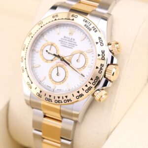 Neo-vintage luxury timepiece with sleek design