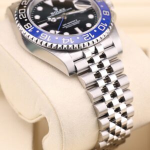 Retro chronograph watch with luminous hands