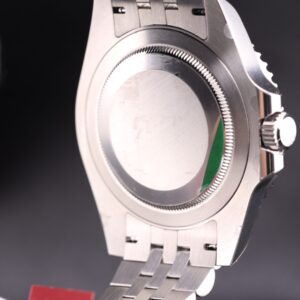 Vintage mechanical wristwatch with classic dial