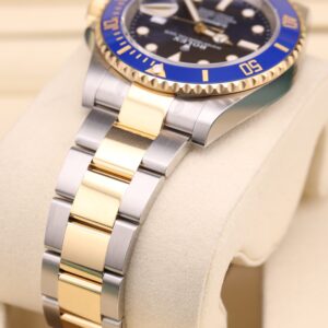 Mid-size vintage dress watch on leather strap