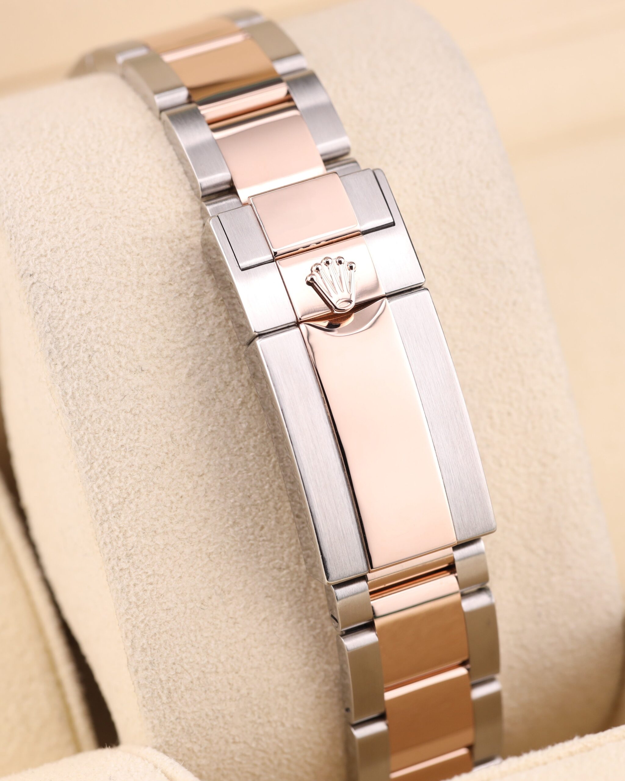 Compact vintage dress watch with clean dial