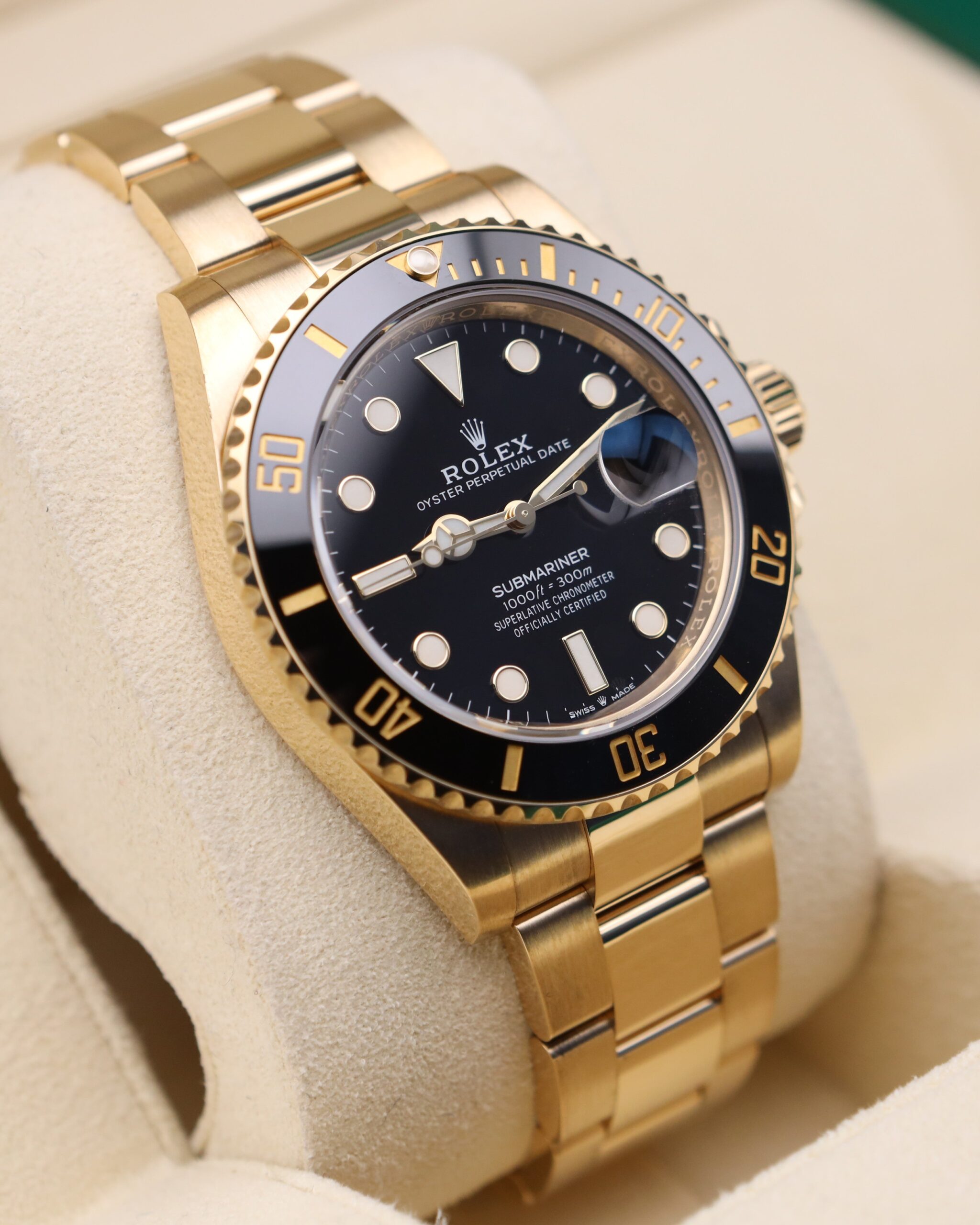 Vintage diver watch with original bezel