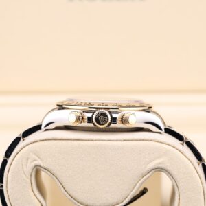 Vintage mechanical wristwatch with classic dial