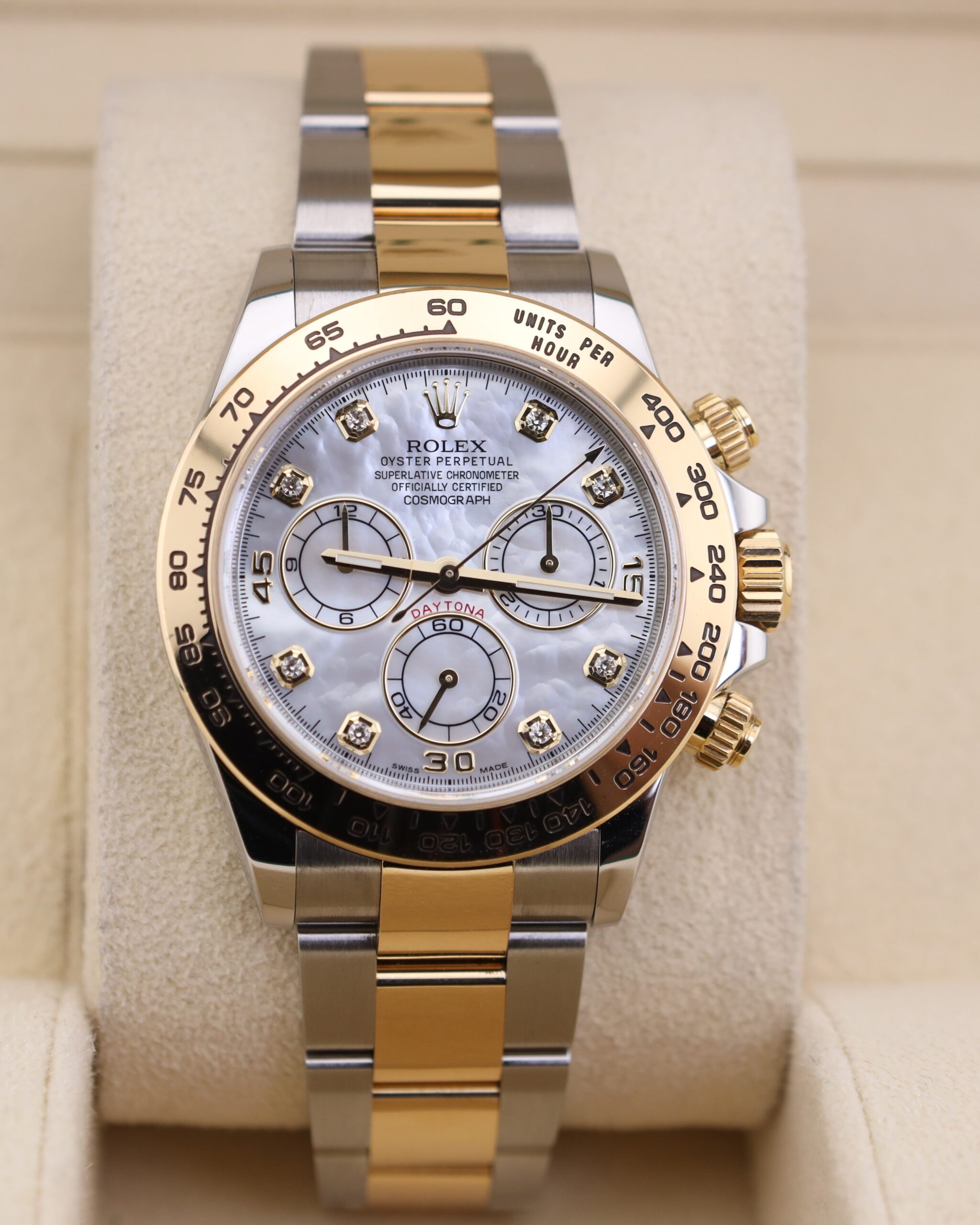 Vintage mechanical wristwatch with classic dial