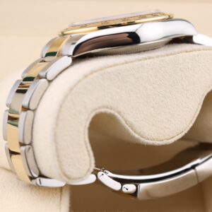 Discontinued sports wristwatch with bold dial
