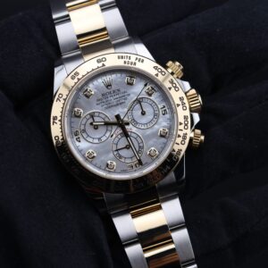 Vintage diver watch with original bezel