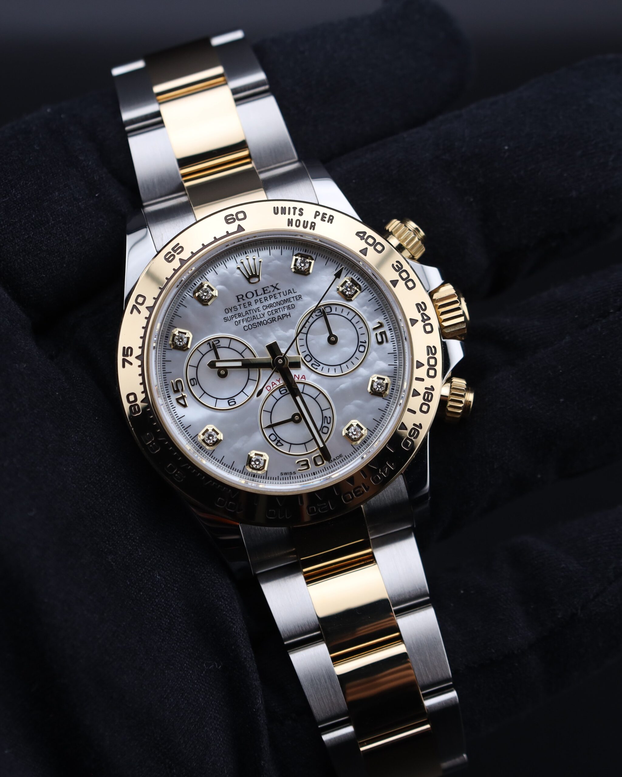 Vintage diver watch with original bezel