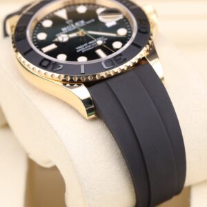 Discontinued diver watch with original bezel