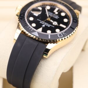 Pre-owned vintage dress watch with patina dial