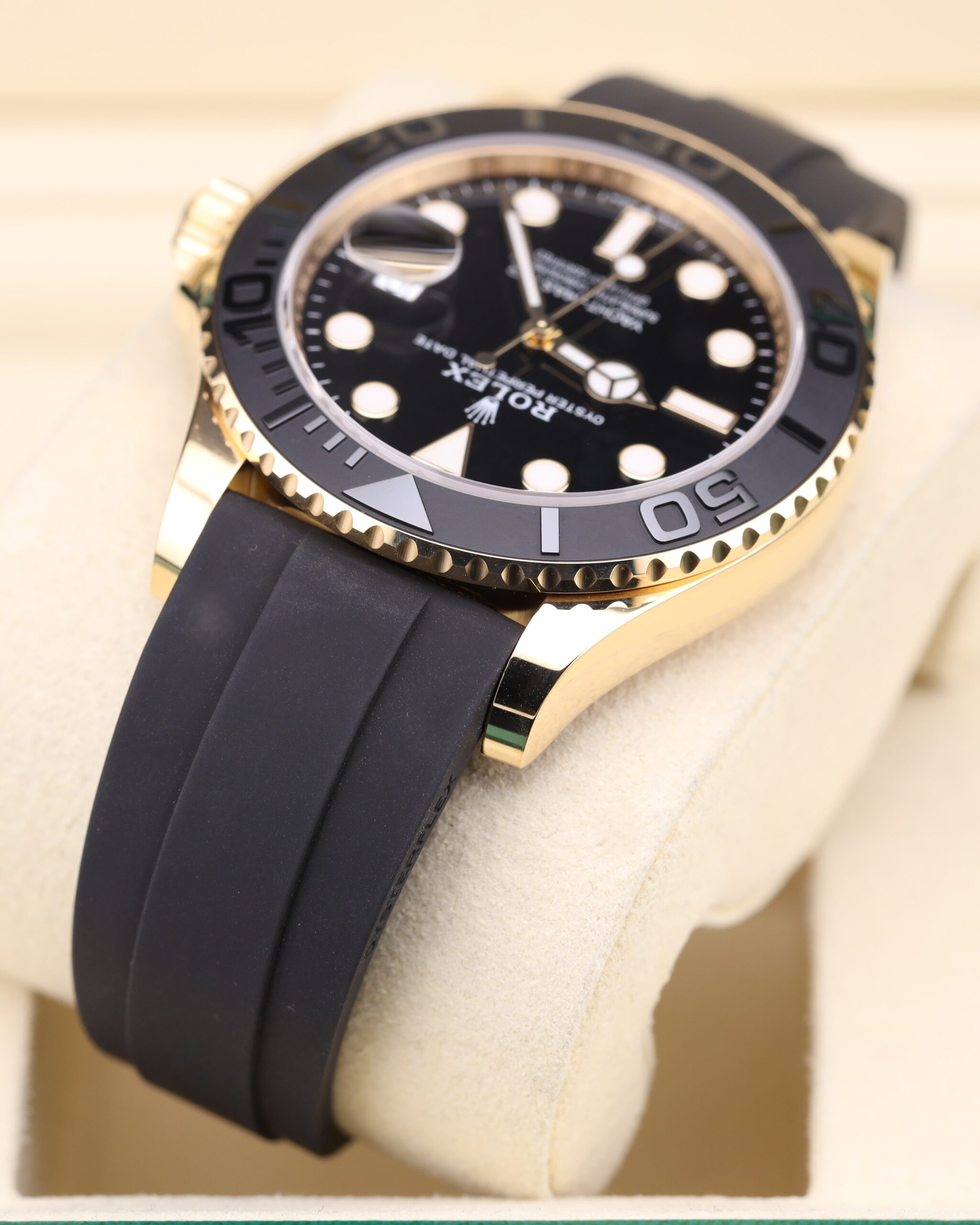 Pre-owned vintage dress watch with patina dial