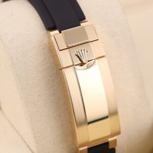 Vintage mechanical wristwatch with classic dial