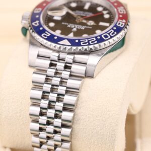 Discontinued sports wristwatch with bold dial