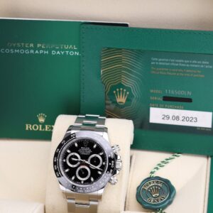 Vintage diver watch with original bezel