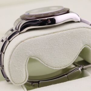 Retro automatic watch with original lume