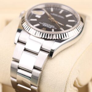 Vintage diver watch with original bezel