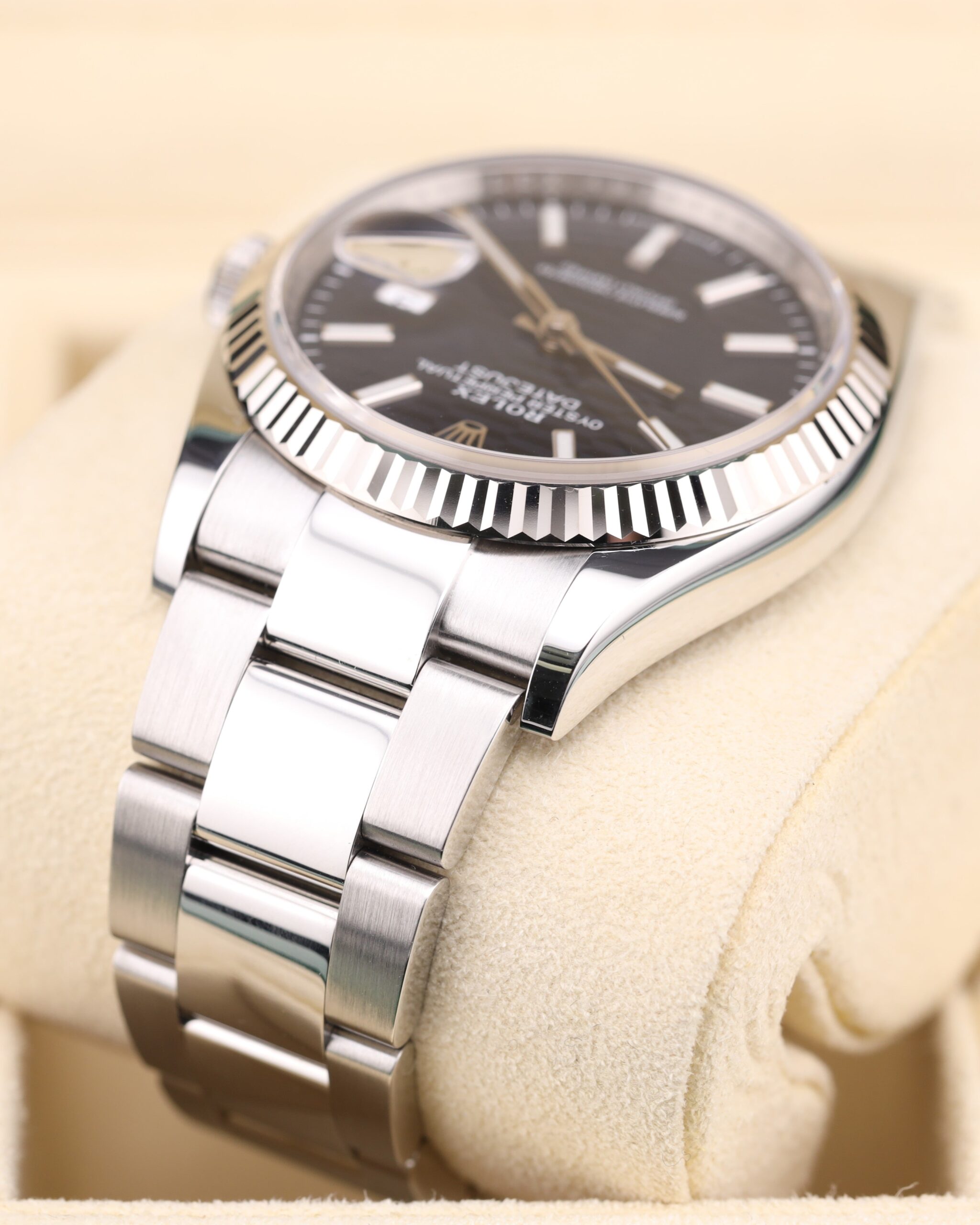 Vintage diver watch with original bezel