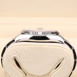 Vintage sports wristwatch with steel case