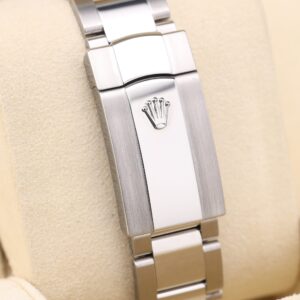Retro chronograph watch with black dial