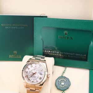 Vintage sports wristwatch with original bezel