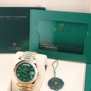 Classic vintage dress watch for daily wear