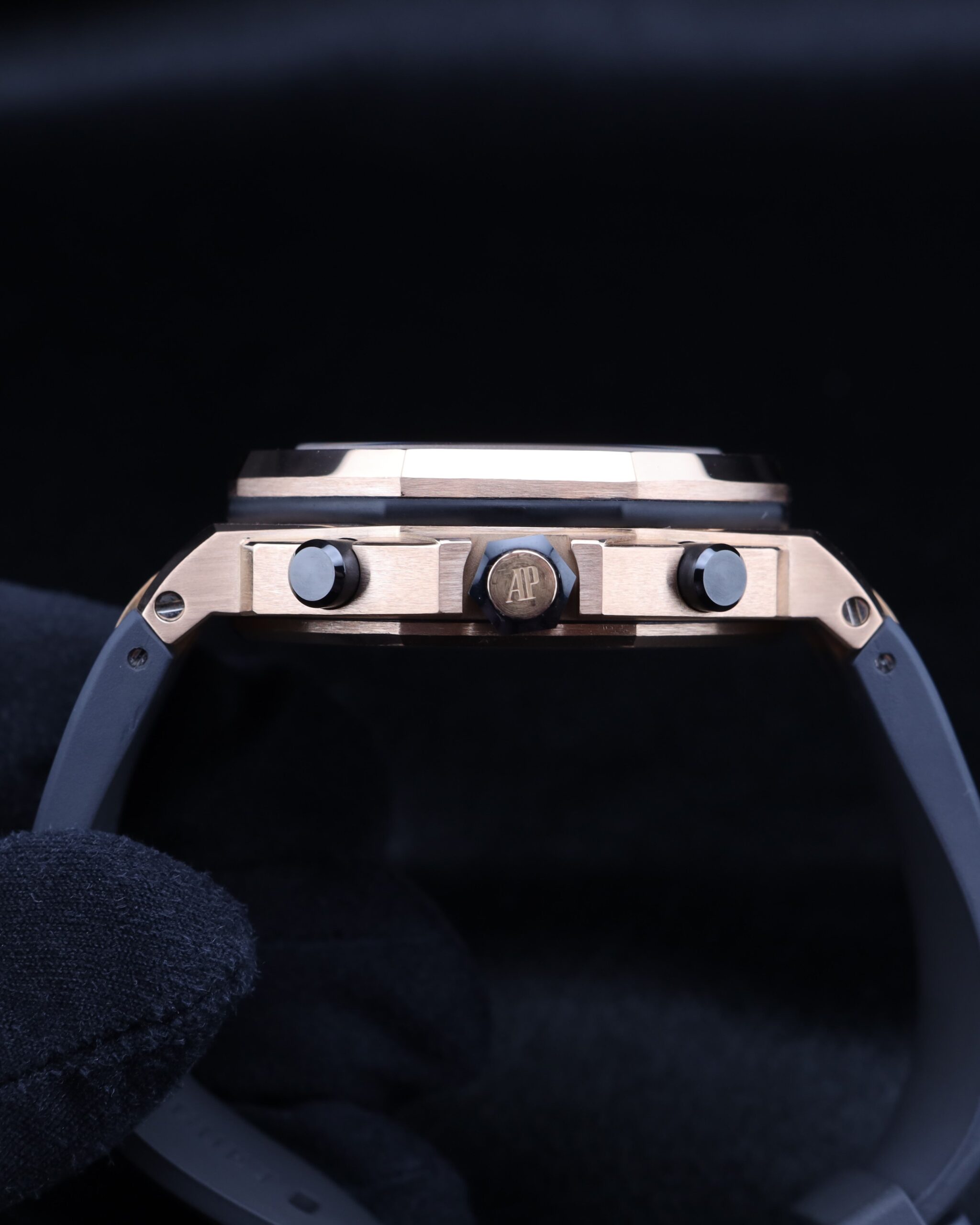 Discontinued sports wristwatch with bold design