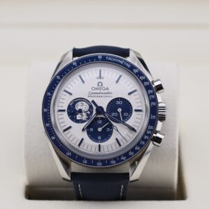 Discontinued mid-size vintage dress watch