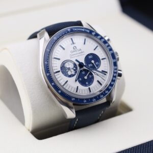 Retro automatic watch with original lume