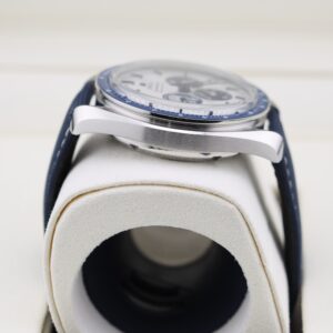 Retro chronograph watch with luminous markers