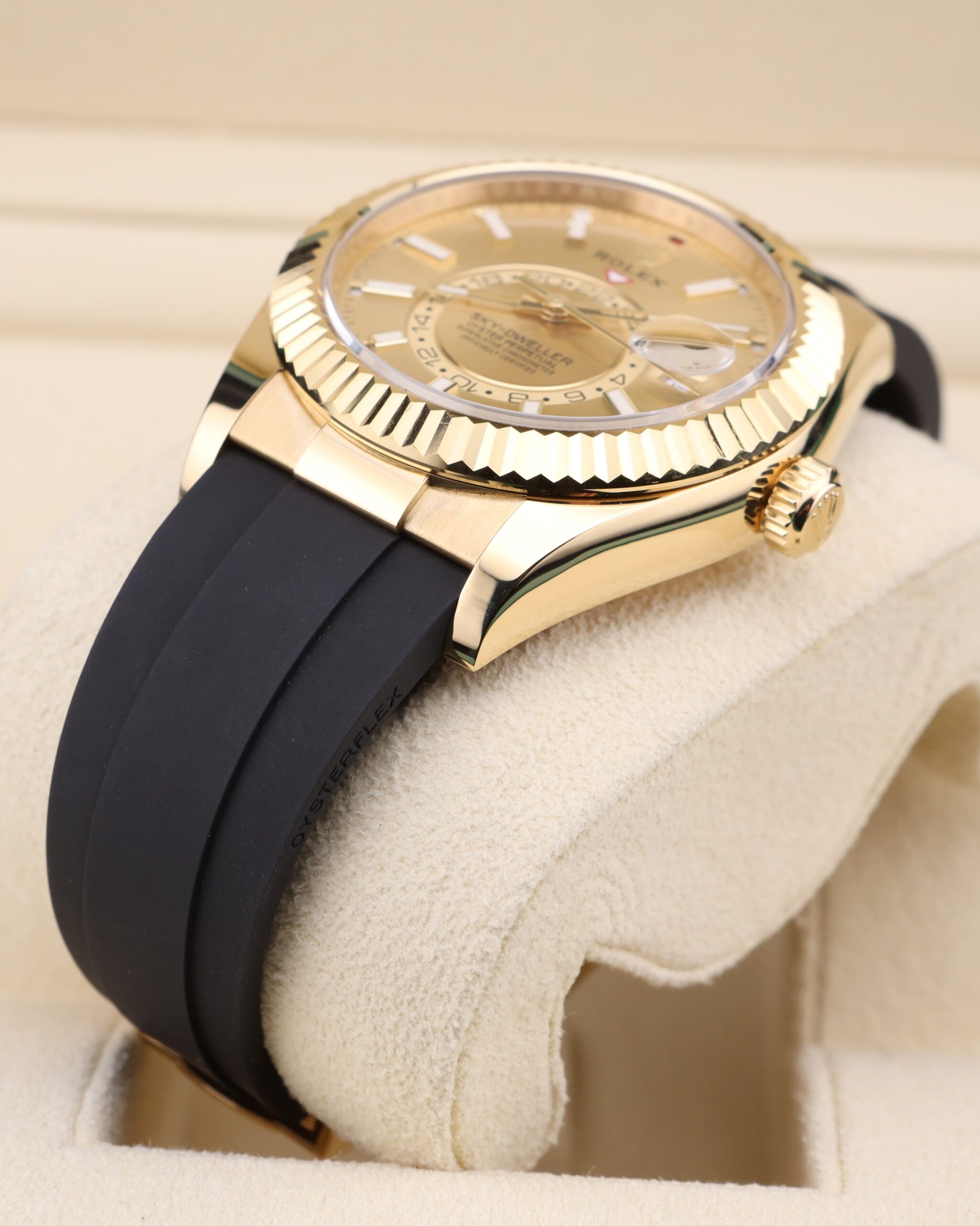 Vintage diver watch with original bezel