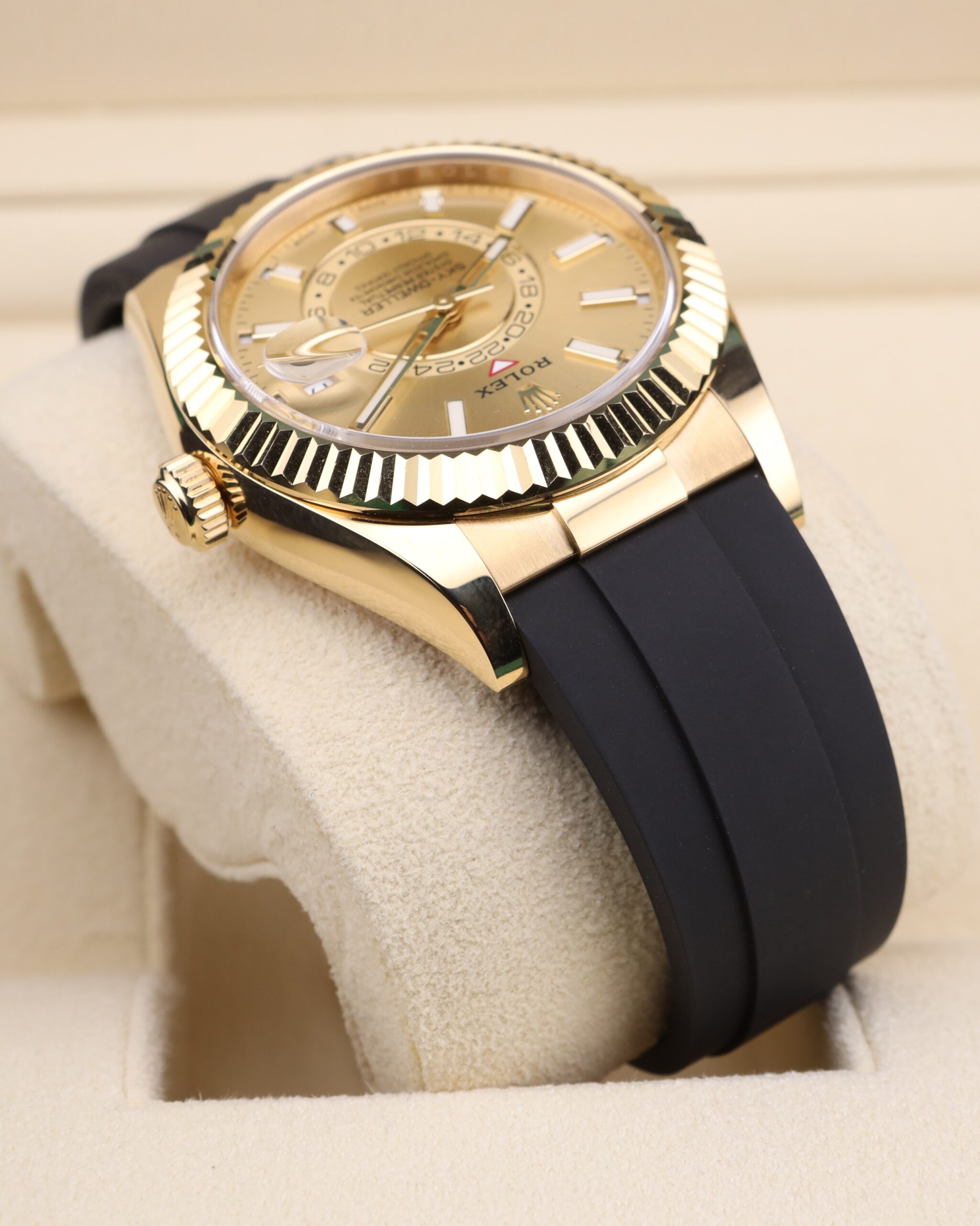 Retro chronograph watch with original lume