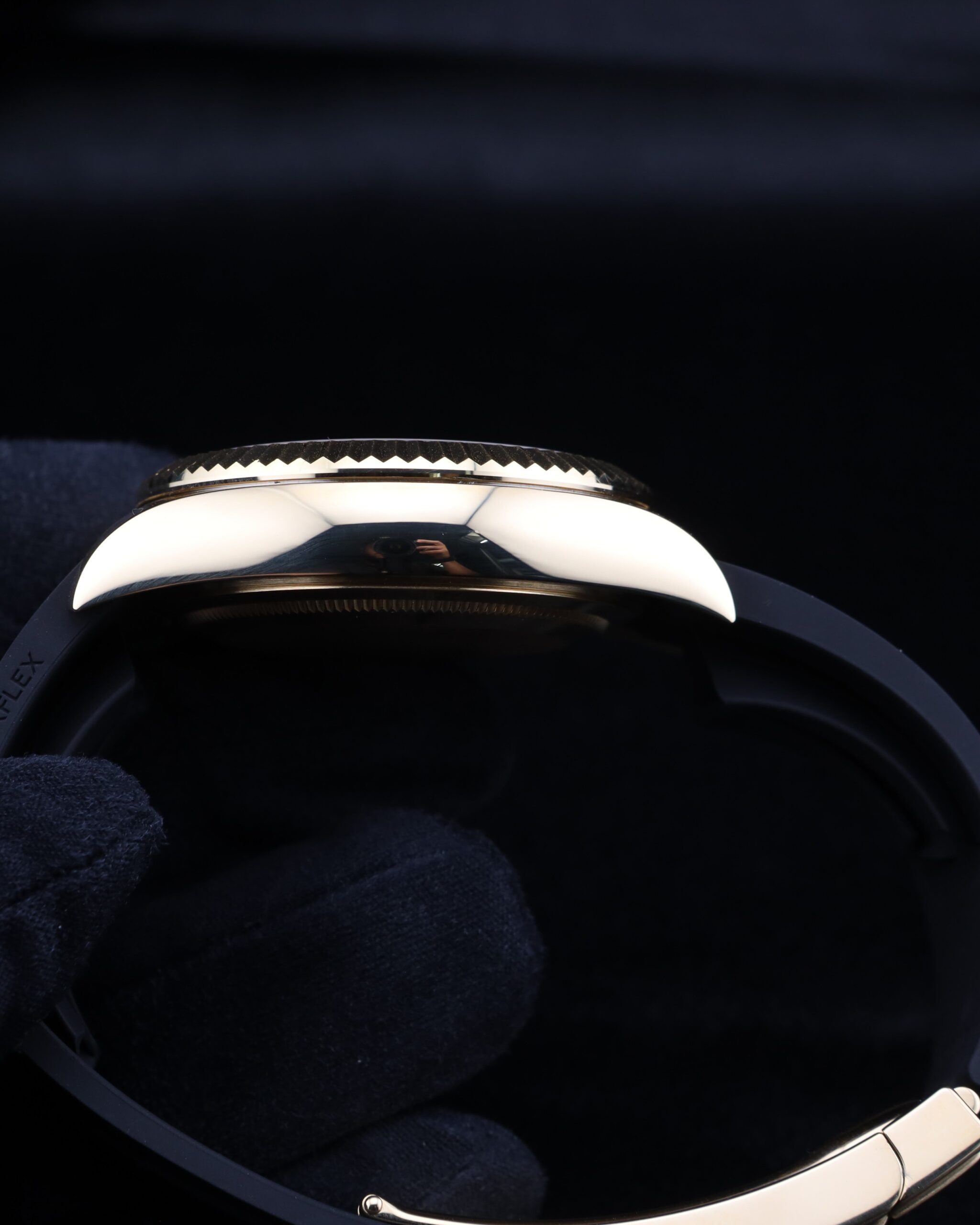 Retro automatic watch with original lume