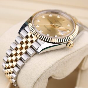 Discontinued sports wristwatch with original bezel
