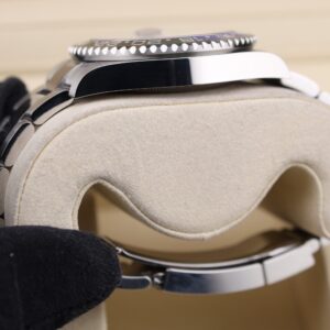 Vintage mechanical wristwatch with classic dial