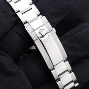 Vintage dress watch with minimalist dial