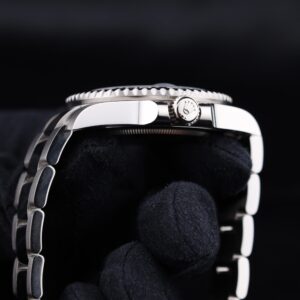Retro automatic wristwatch with original lume