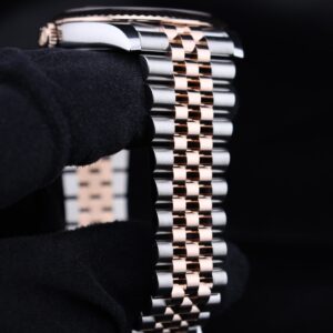 Retro automatic watch with original lume
