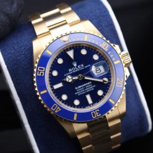 Discontinued sports wristwatch with original bezel