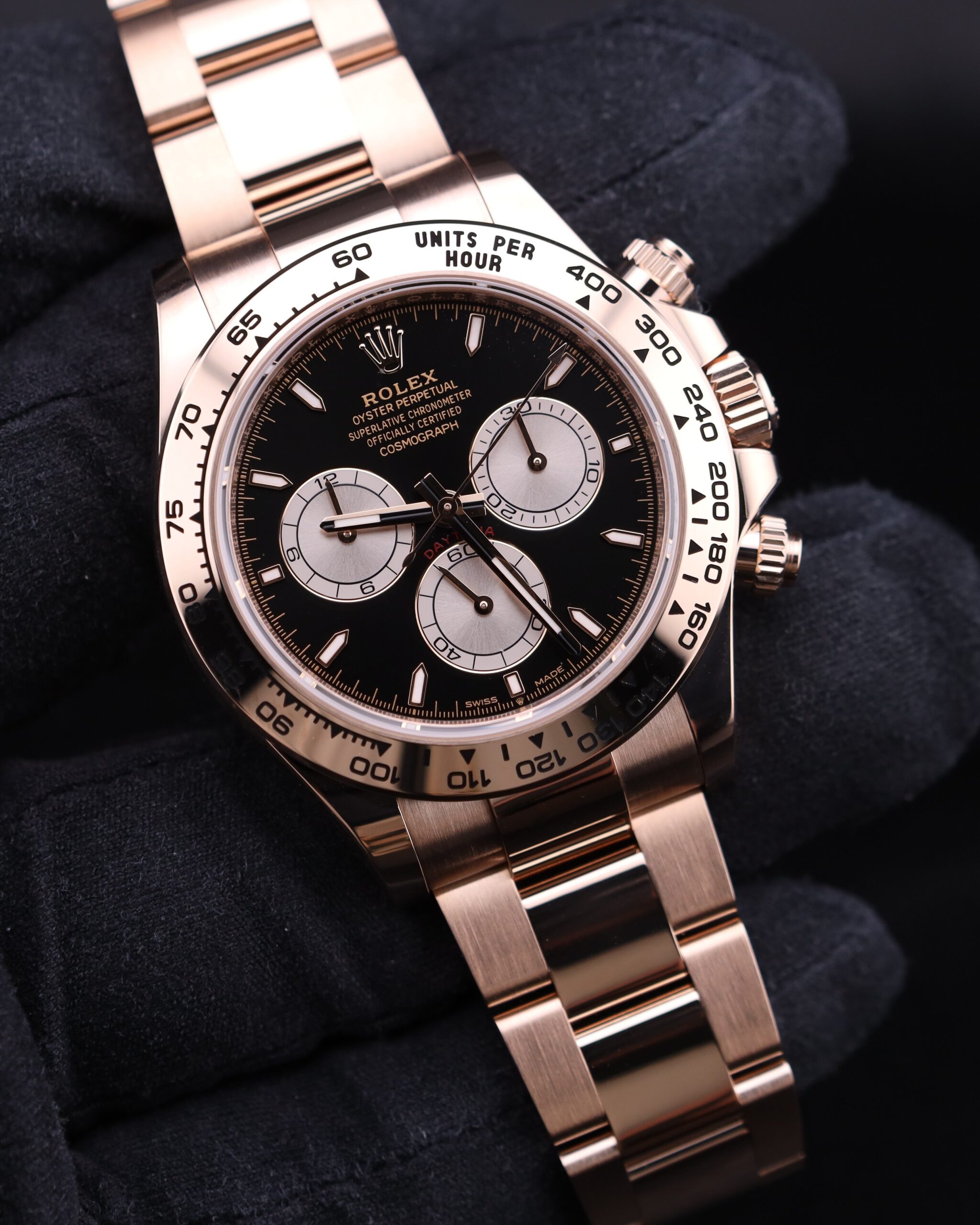 Discontinued sports wristwatch with bold dial