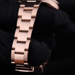 Vintage mechanical wristwatch with classic dial