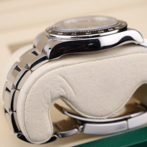 Pre-owned vintage automatic wristwatch